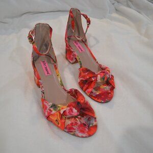 Betsey Johnson Ivee Heel Sandals. Floral size 6.5